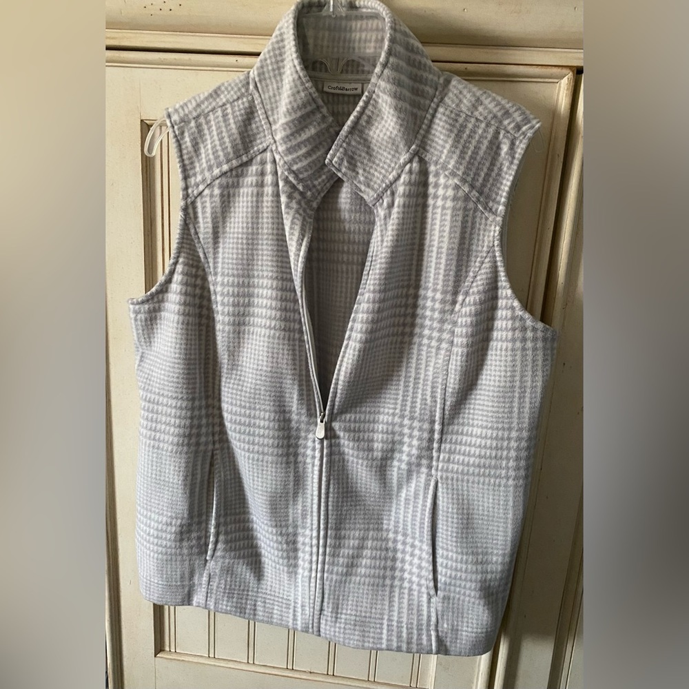 Croft and Barrow fleece vest size P Lg